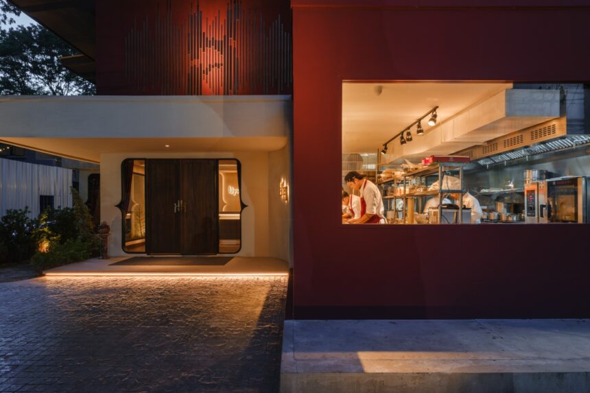 Must-Visit Thai Restaurants in Bangkok 2024